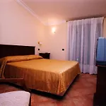 Couette-café Rosa 3*