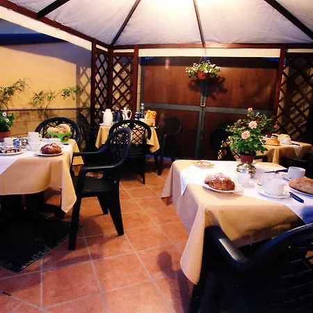 Rosa Bed & Breakfast 3*