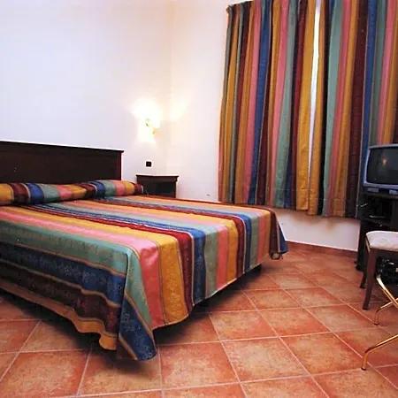 Rosa San Leone