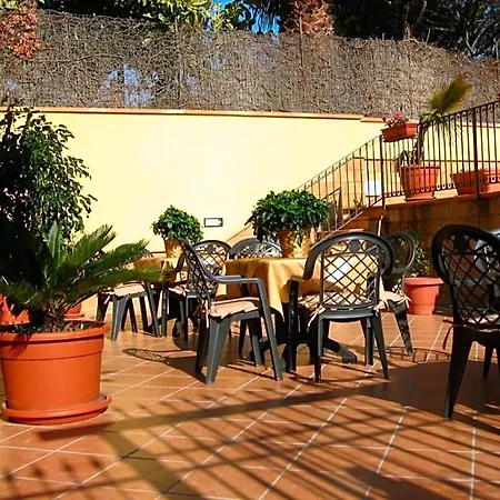 Rosa Bed and Breakfast 3*