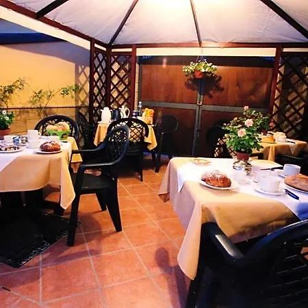 Rosa Bed and Breakfast 3*
